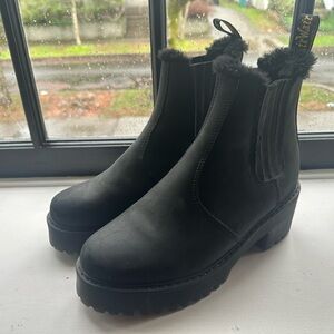 Doc Marten Rometty Faux Fur Lined Size 9L Stylish Black Women's Boots